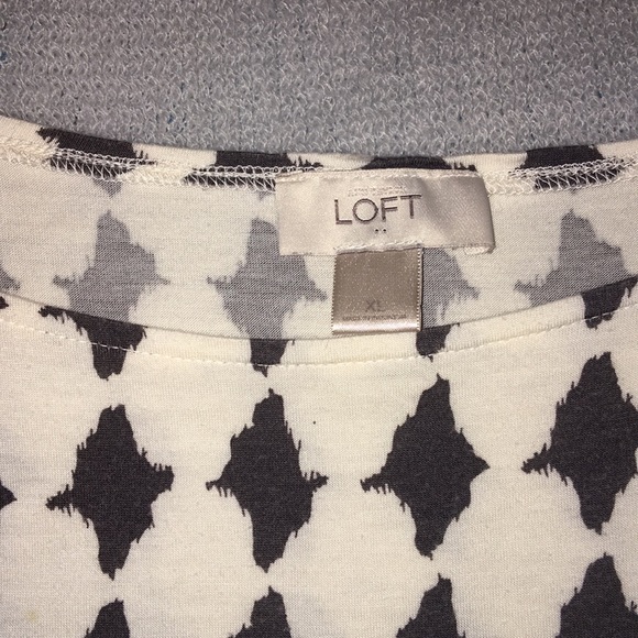 * *BOGO ITEM * Loft* Gray and Cream tank - Picture 3 of 6